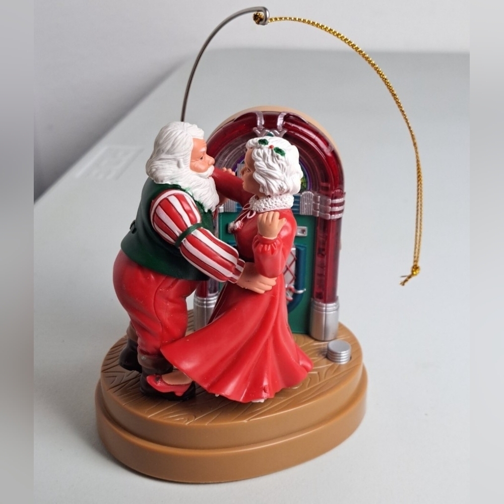 Santa's Best "JINGLE BELL ROCK" Musical Mr. & Mrs. Claus Jukebox Ornament- Works - Picture 2 of 7